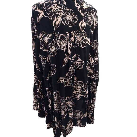Free People Black Cream Floral print Boho Oversized keyhole Tunic blouse Sz M - Picture 6 of 16